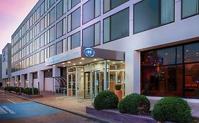 Hilton London Gatwick Airport Gatwick 4*